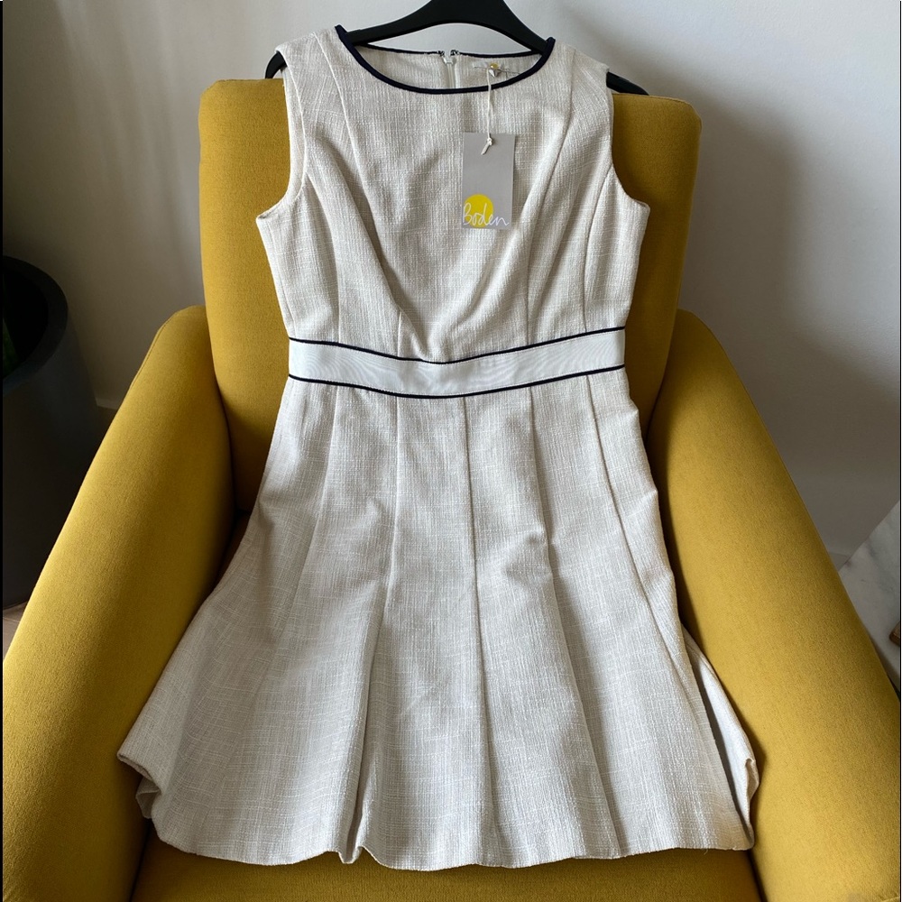 Boden size 4P sleeveless dress in cream. Never worn.